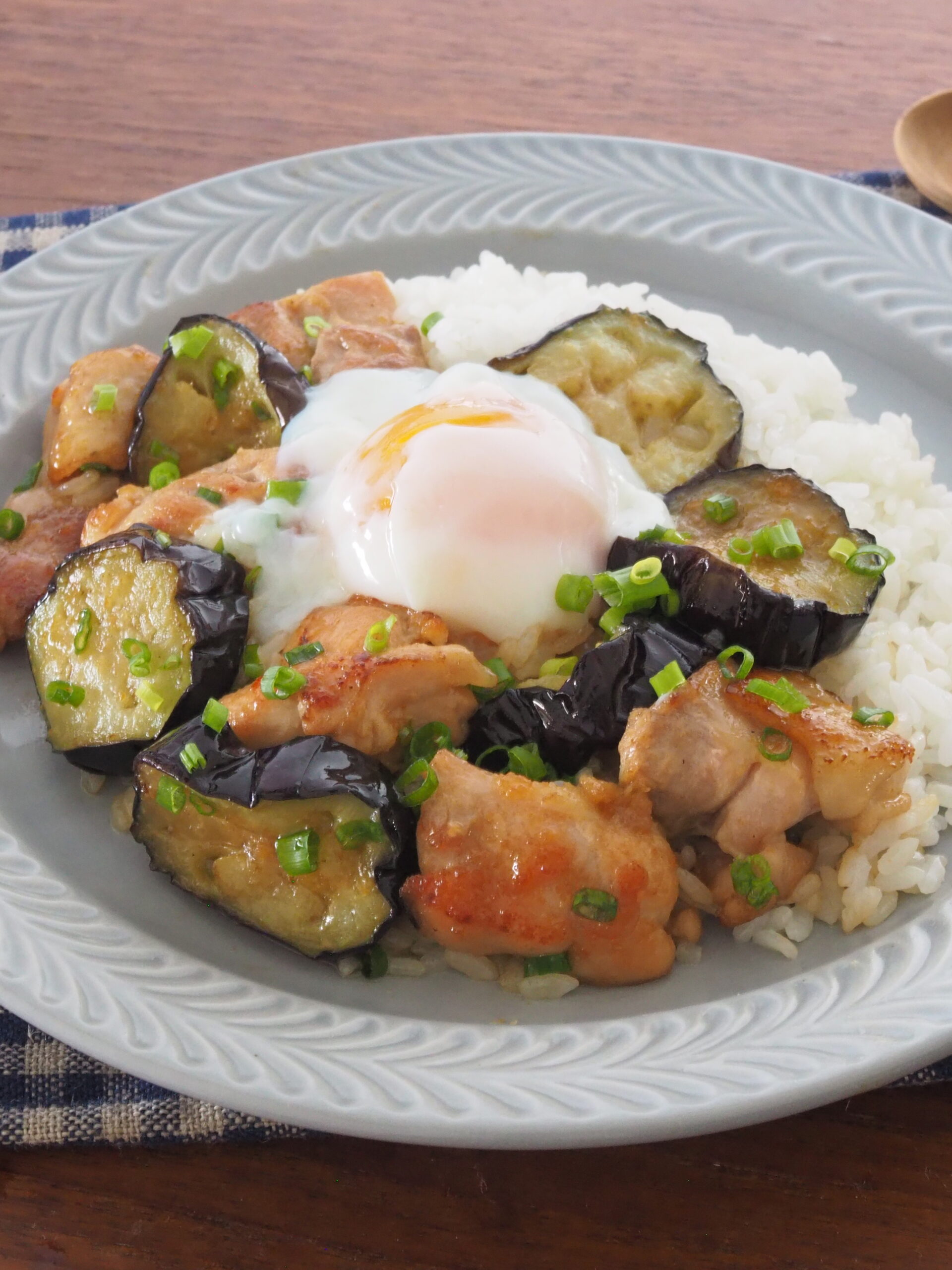 鶏ももとなすの甘辛炒めプレート