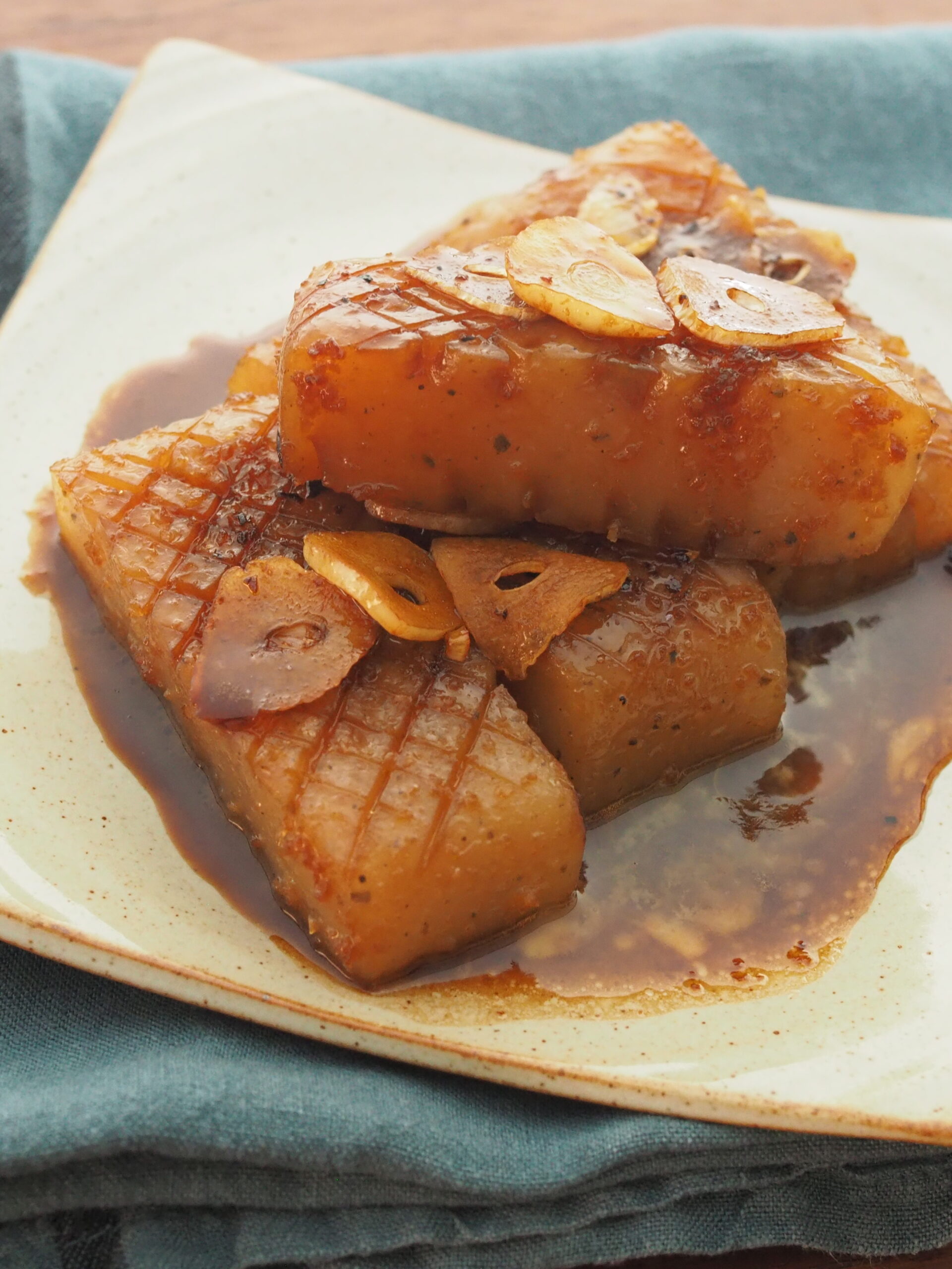 こんにゃくのガーリックステーキ