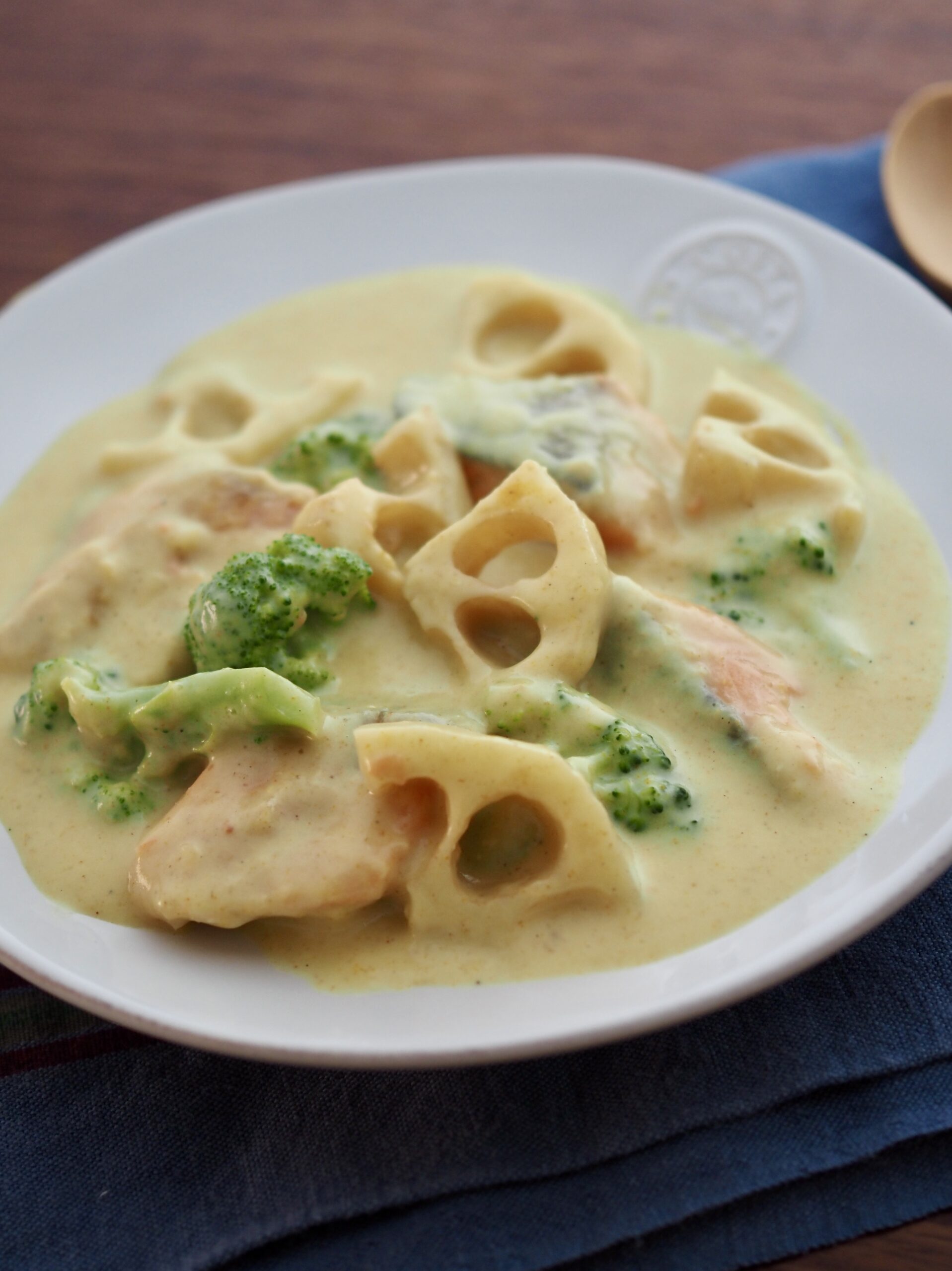 鮭と冬野菜のカレークリーム煮