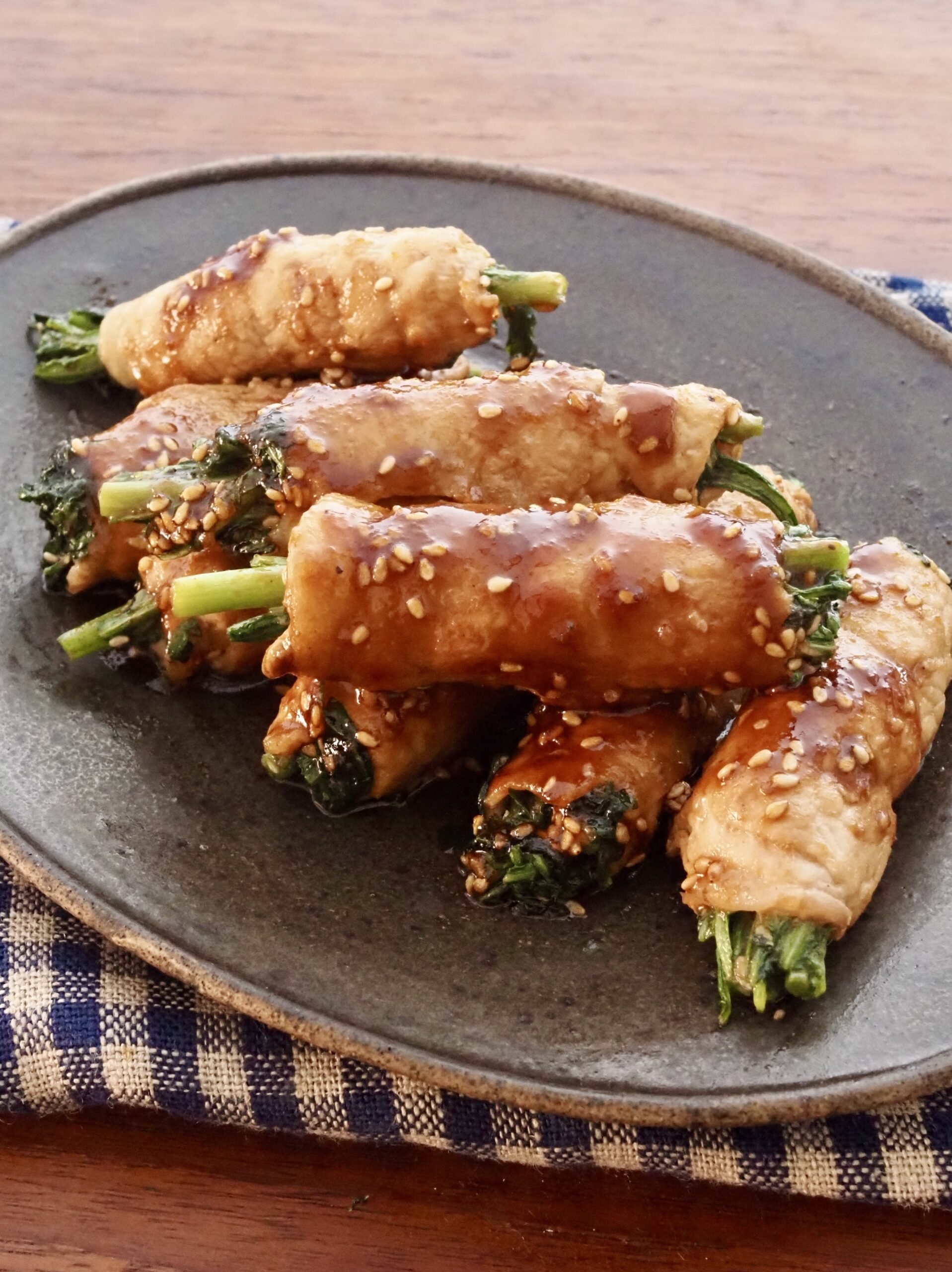 ほろ苦大人味！春菊の肉巻き