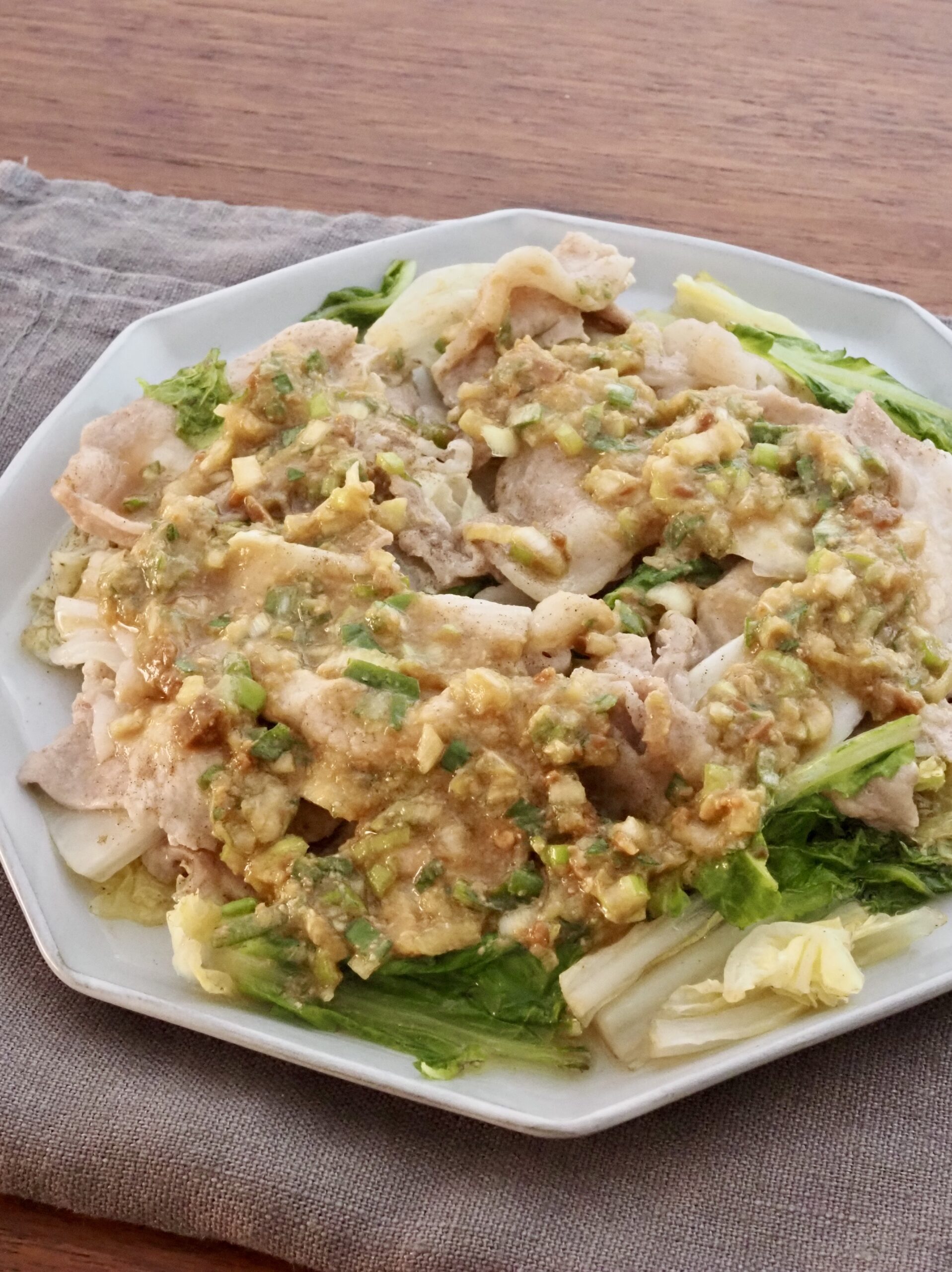 豚と白菜のミルフィーユ蒸しネギみそだれ
