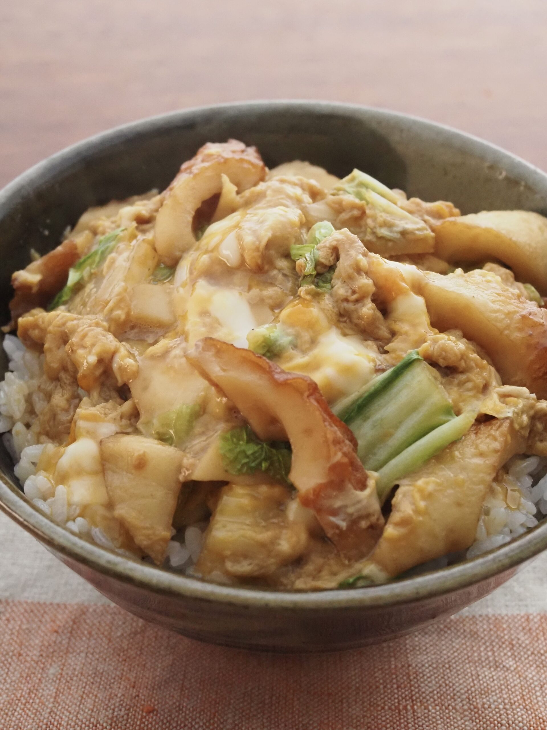 ちくわと白菜のとろとろ卵とじ丼