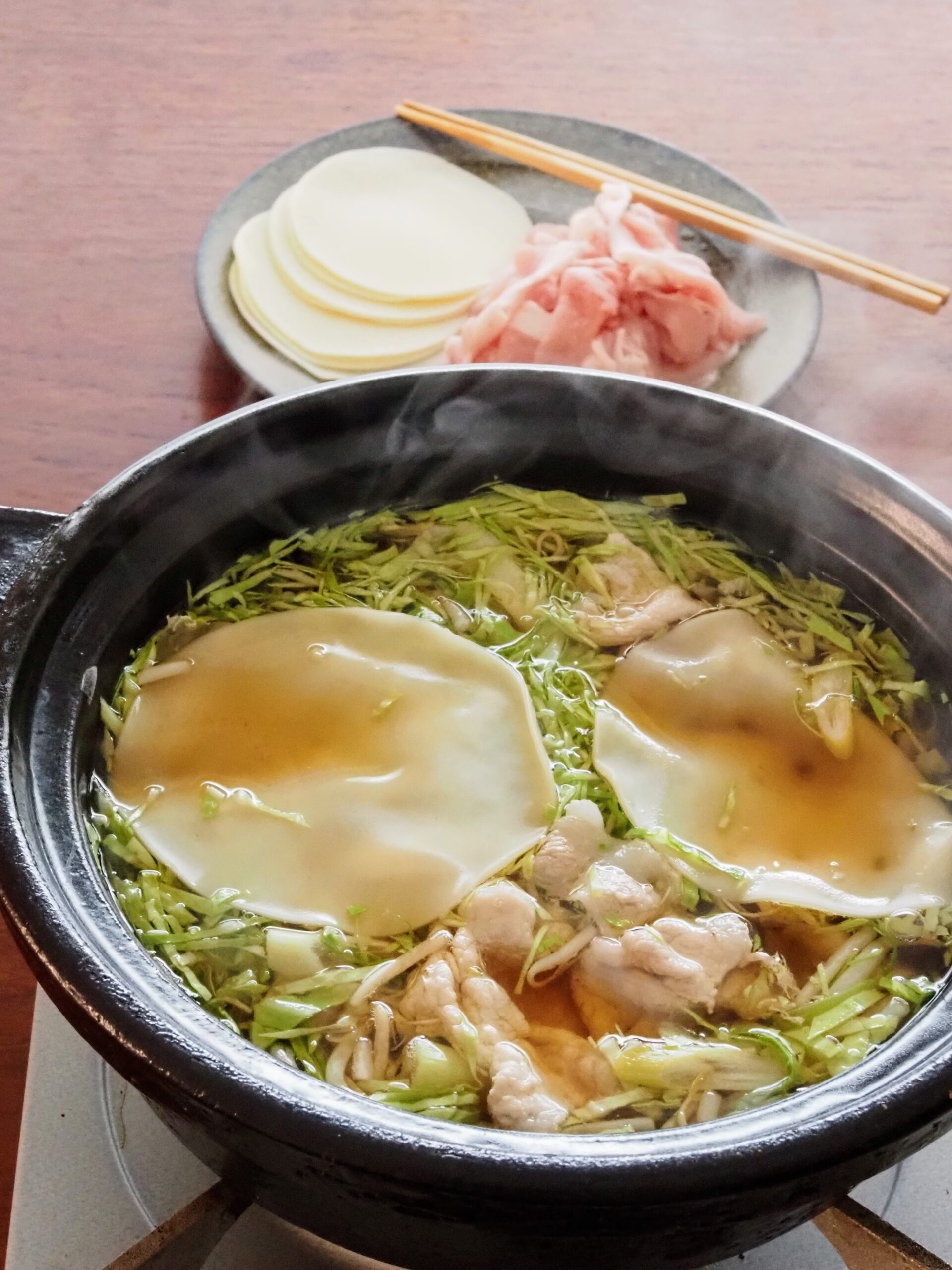 餃子の皮でだししゃぶ鍋