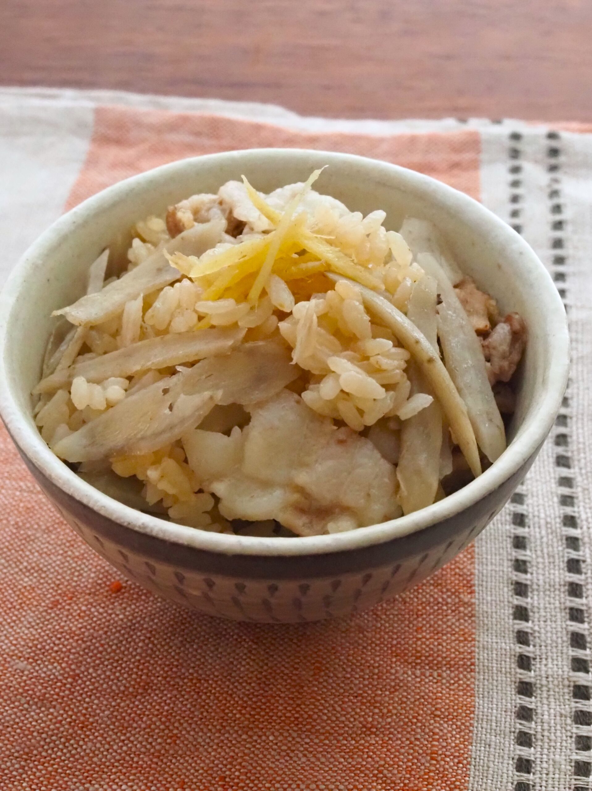 豚とごぼうのだし炊き込みご飯