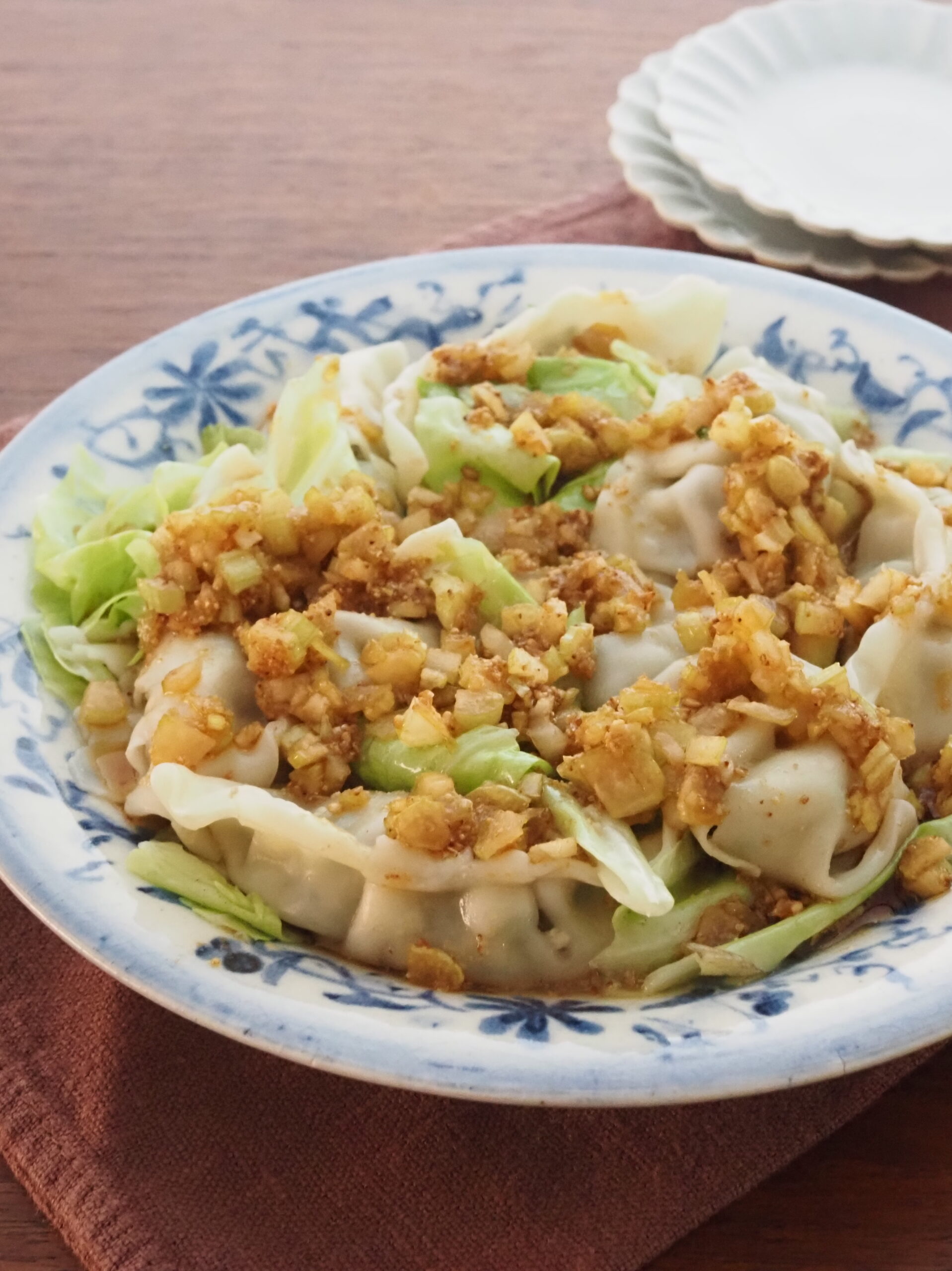香味黒酢だれで味わう水餃子