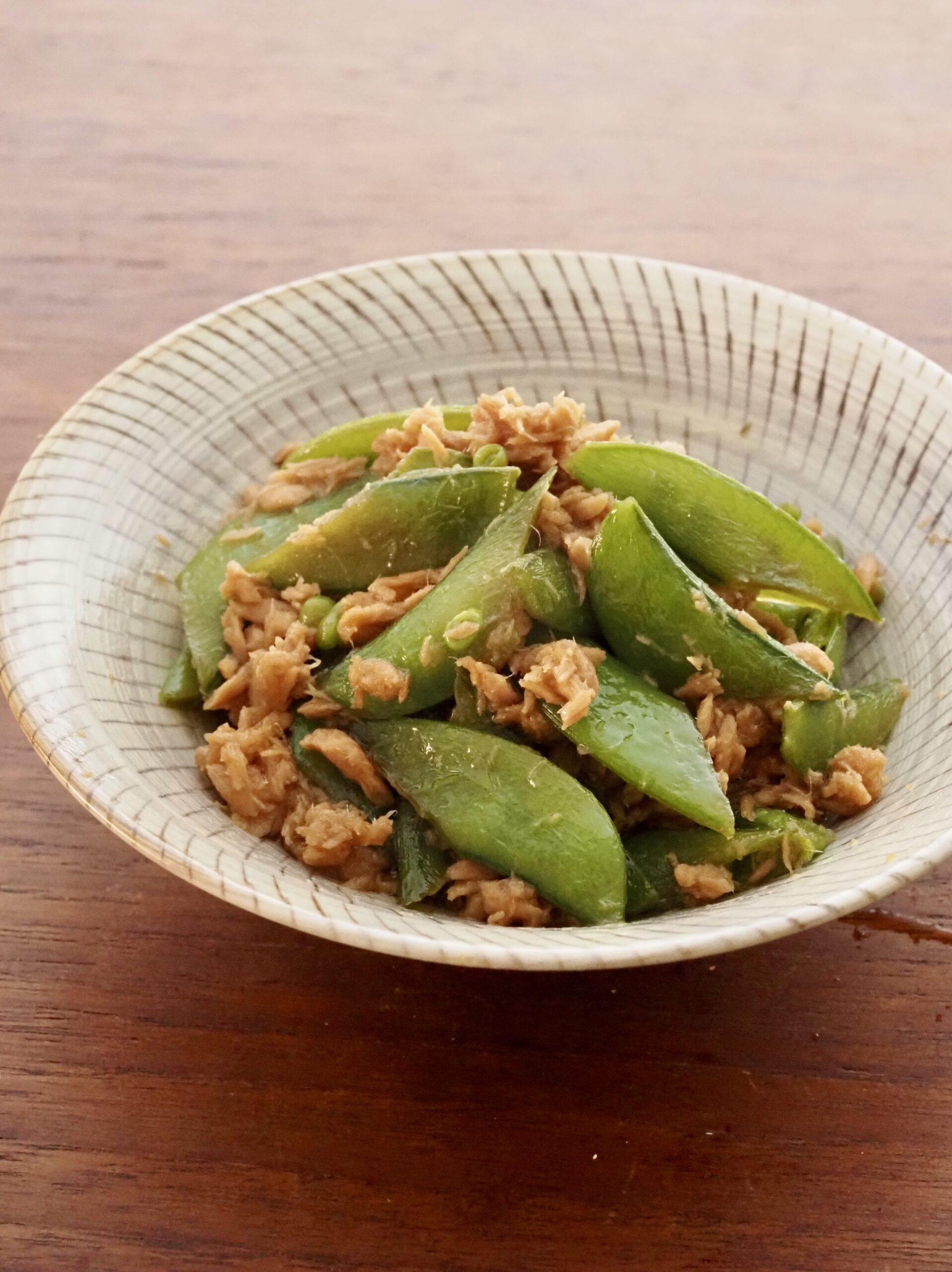 スナップエンドウとツナの甘辛煮