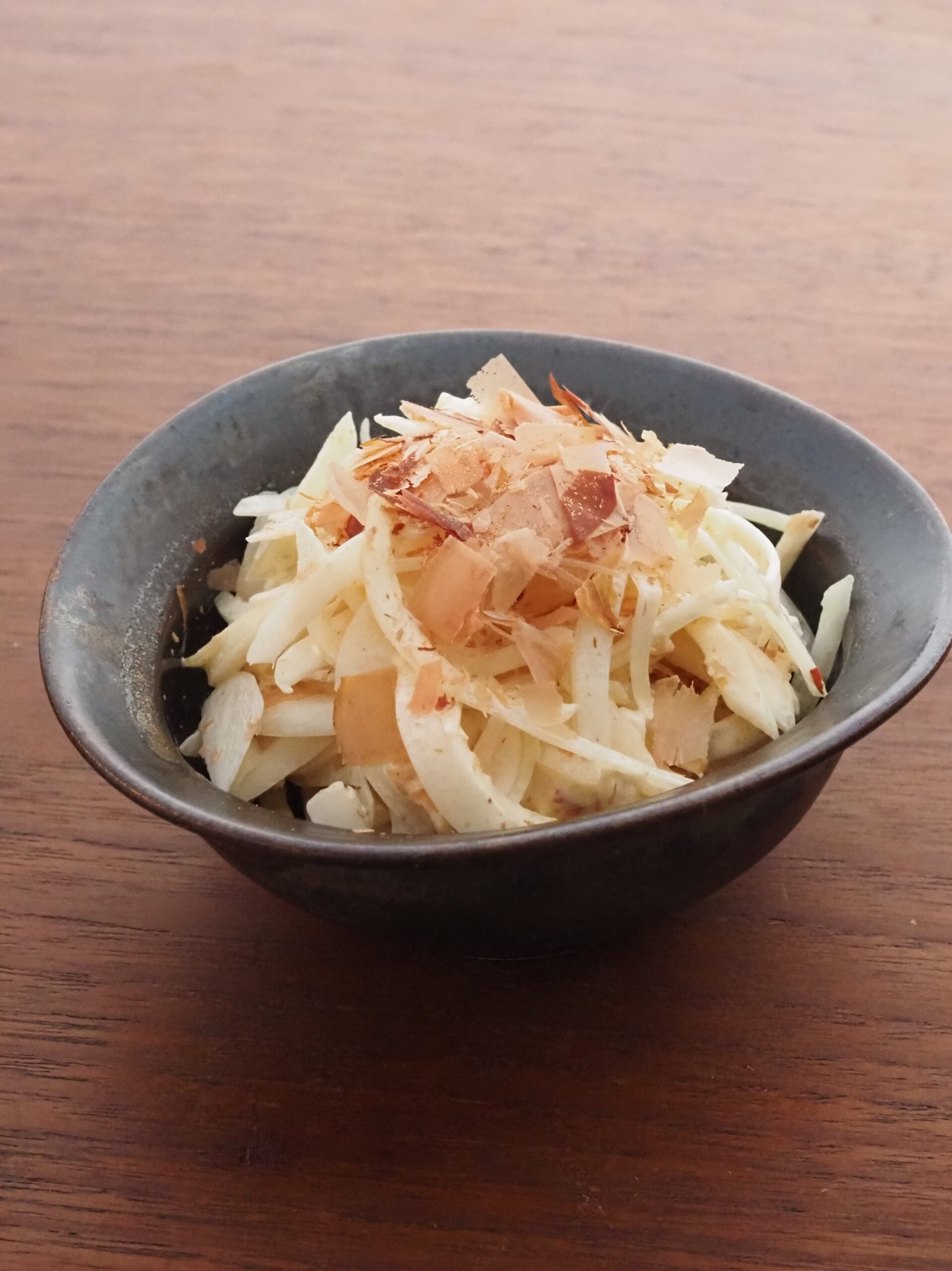 新玉ねぎのおかかマヨ和え