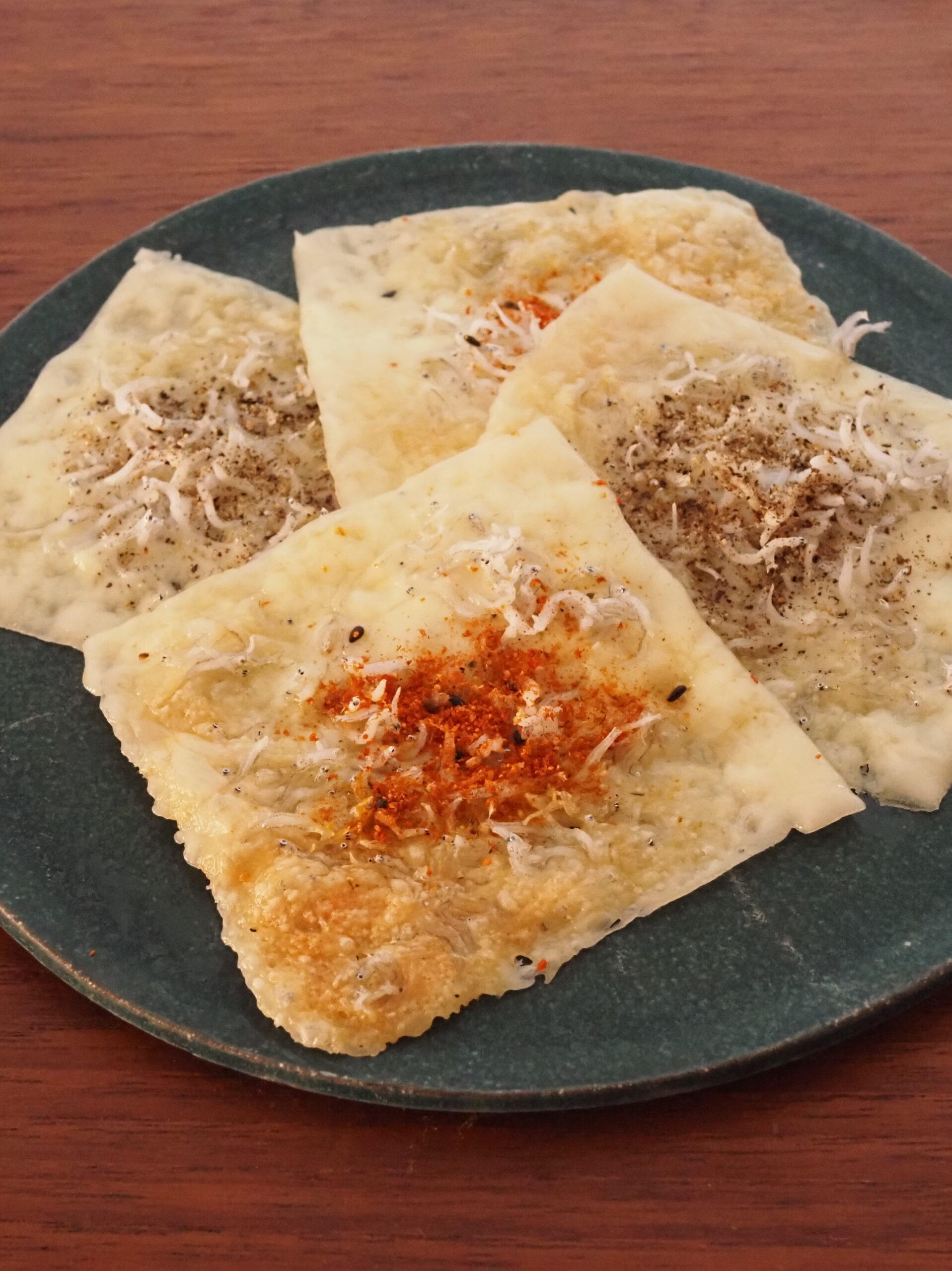 レンジでしらすのパリパリチーズ