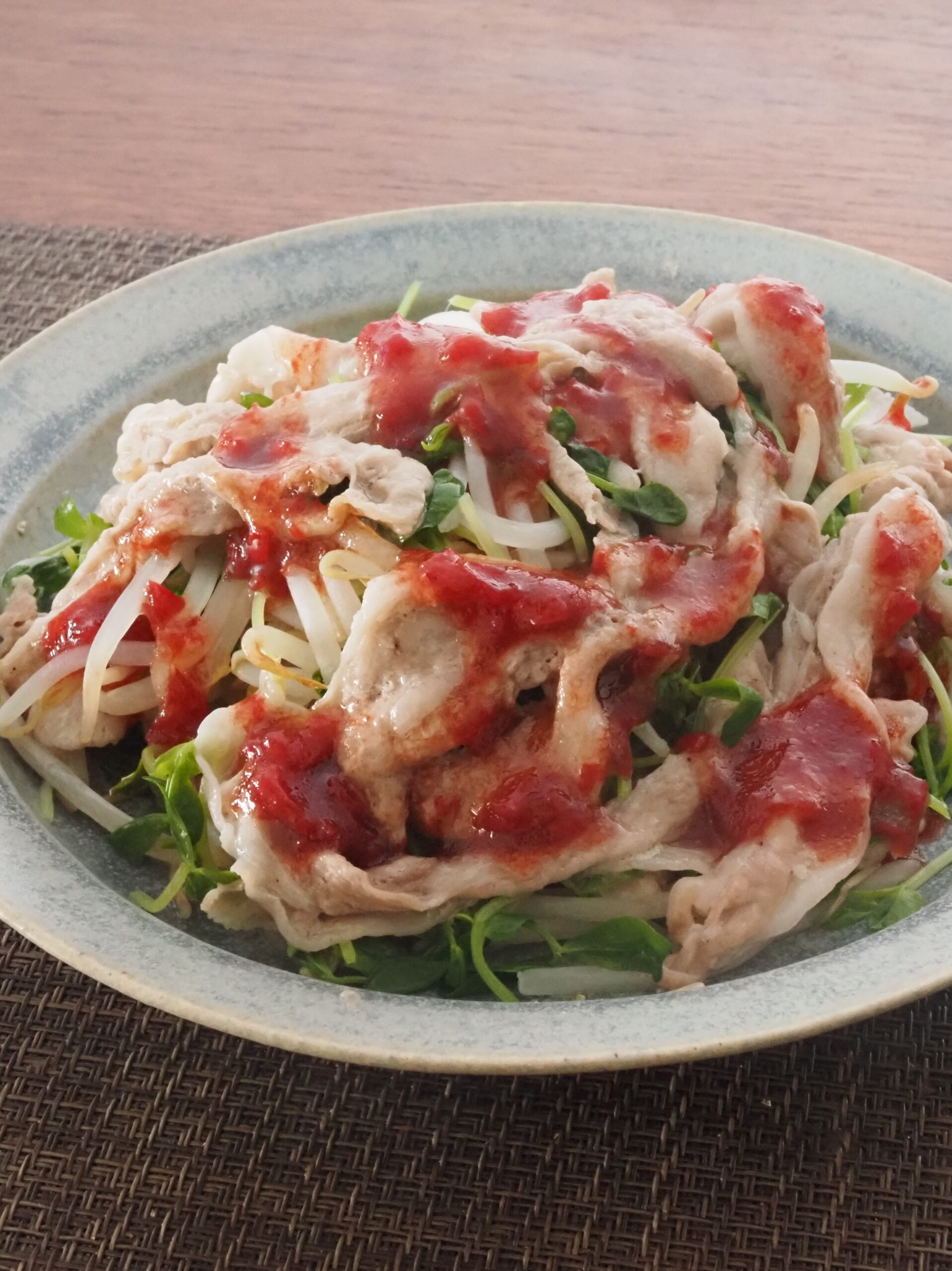 レンジで豚バラもやし梅ドレッシング
