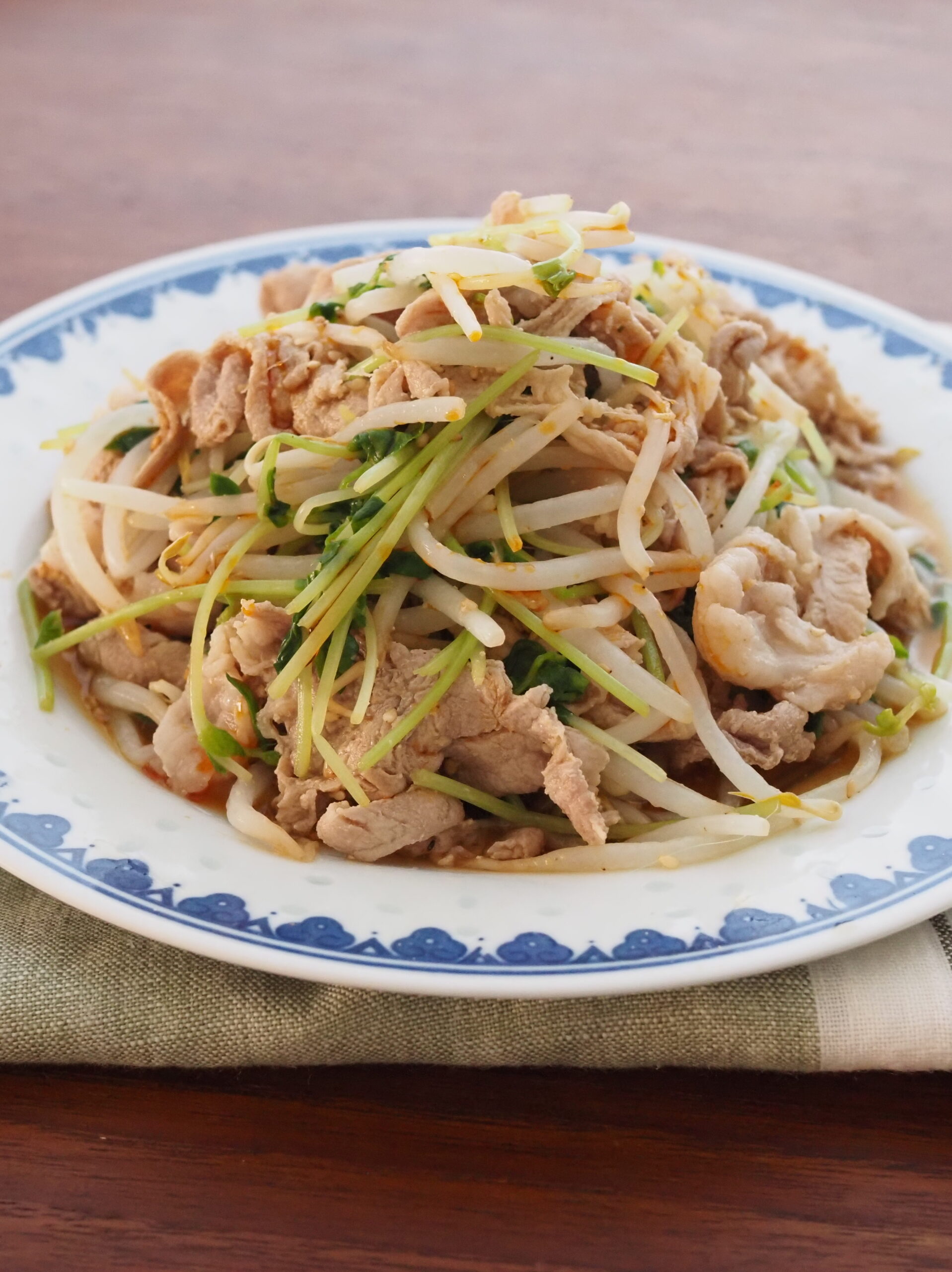 豚肉ともやしのにんにくラーポン