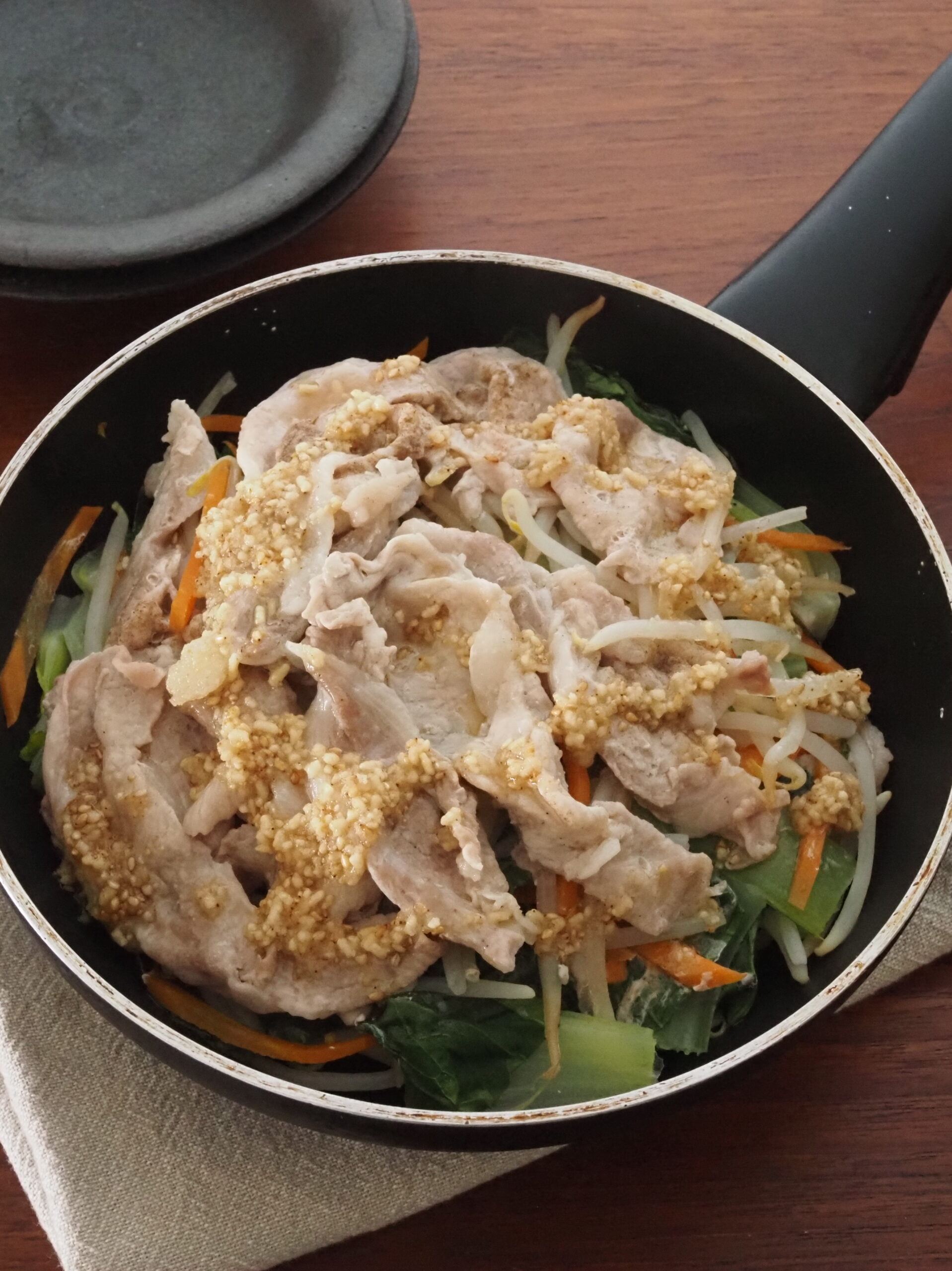 豚と野菜のたっぷりナムル風蒸し